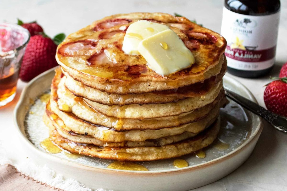 strawberry-vanilla-pancakes-recipe